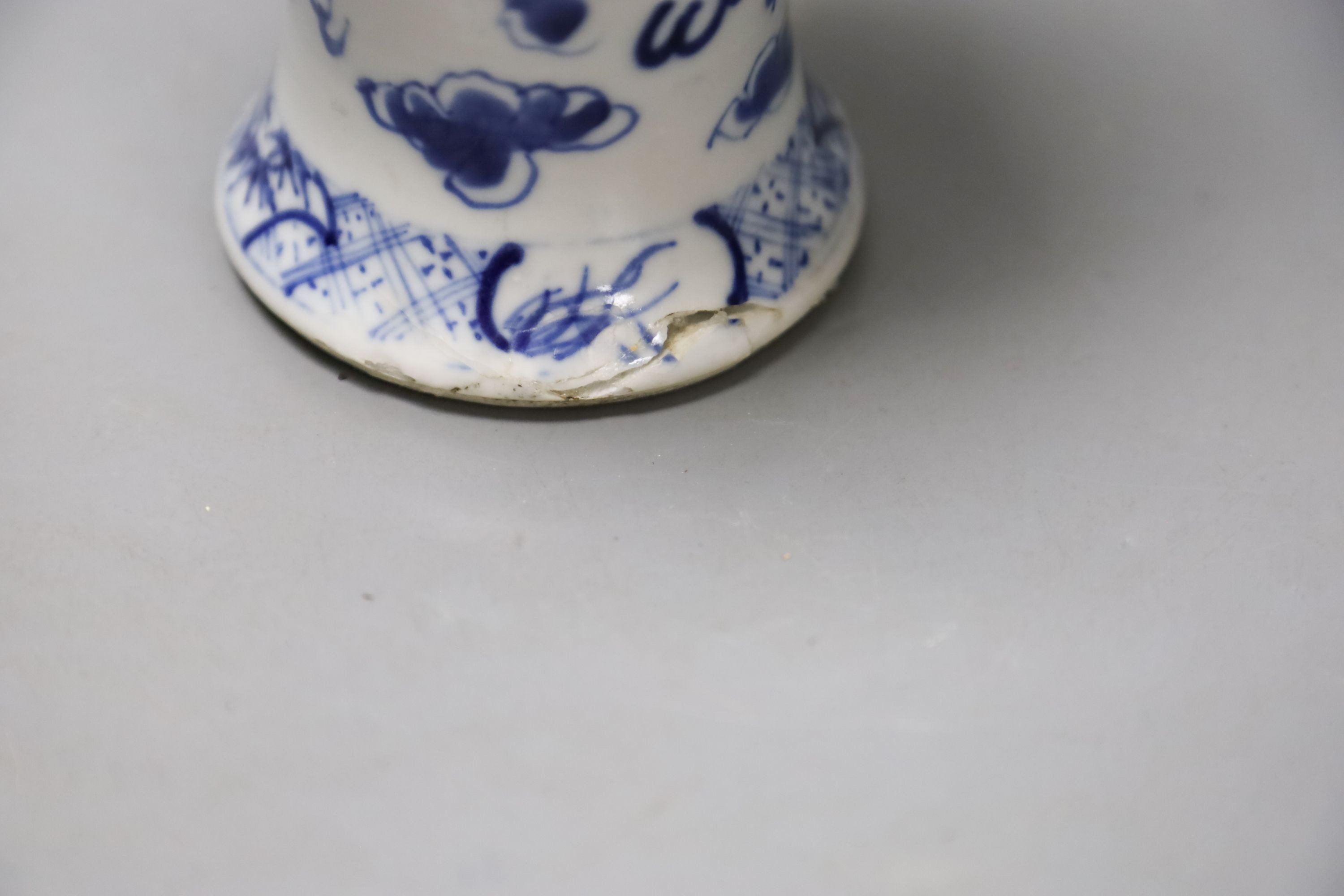 A 19th century Chinese blue and white dragon vase, 25cm